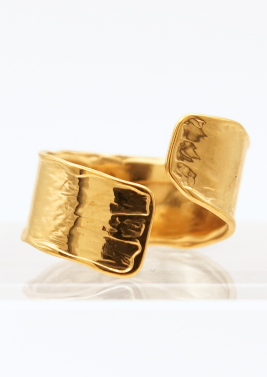 Emma Gold Wave Ring