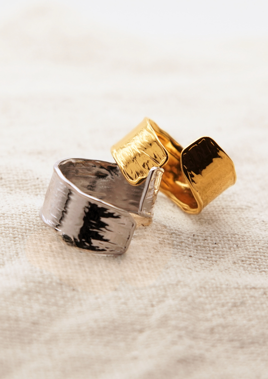 Emma Gold Wave Ring